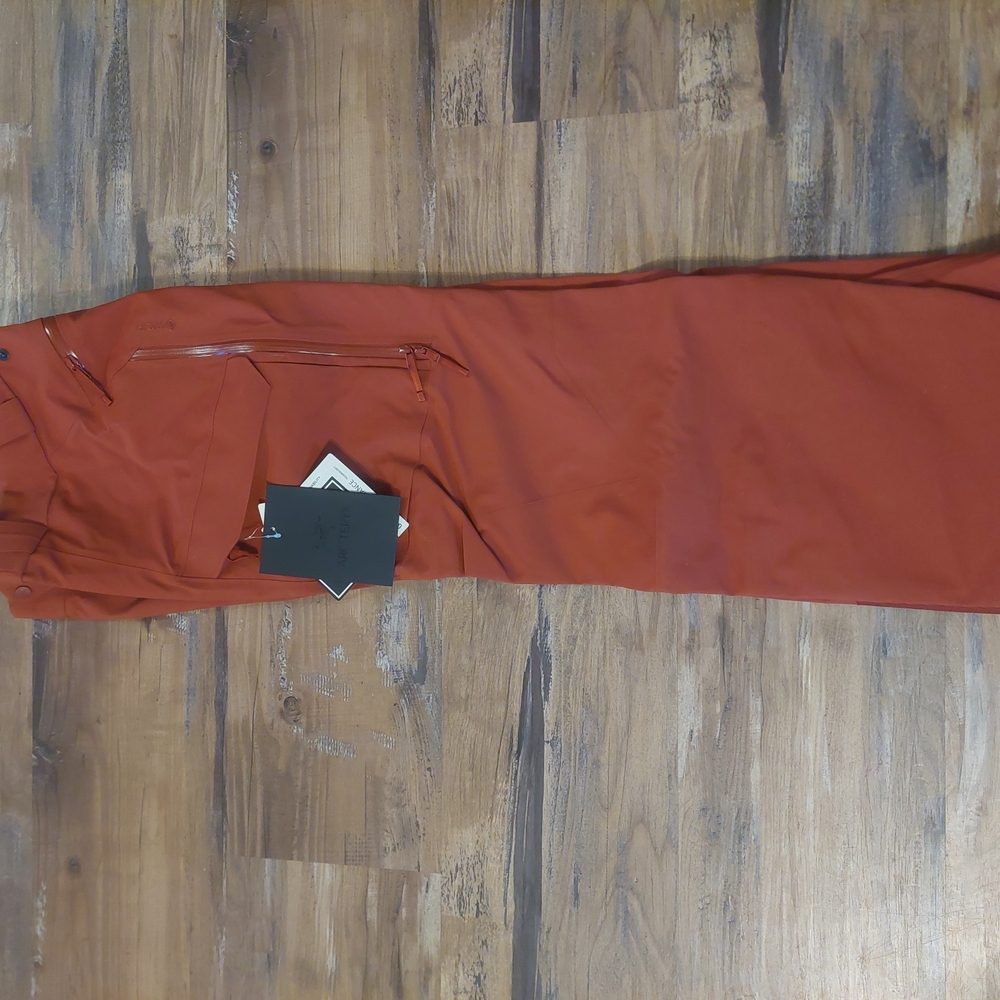 (BRAND NEW) Arc'teryx Sabre Goretex Ski & Board Pants - Picture 2 of 10